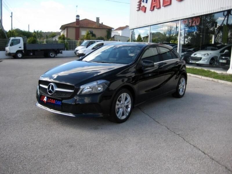 Usado 2015 Mercedes A180 Urban | € 20.000 (Preço elevado) - Imagem 1/4