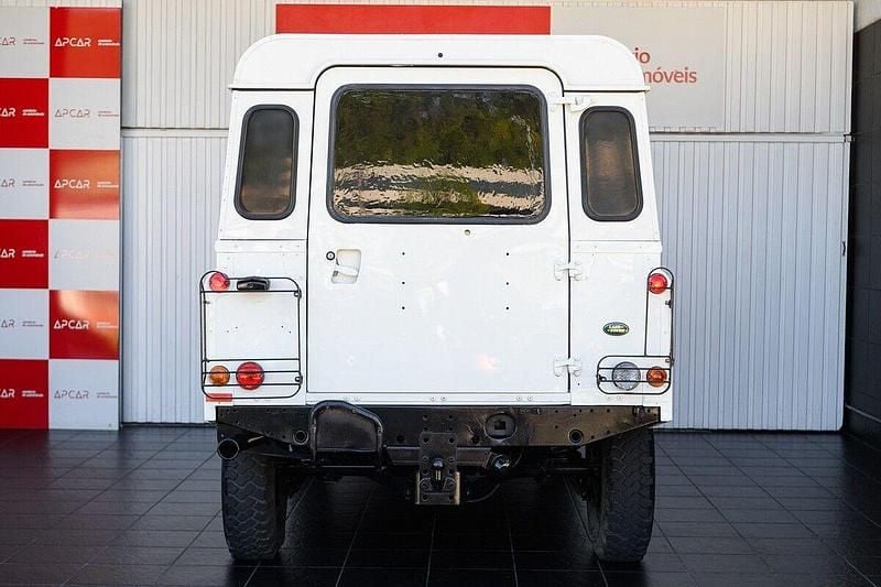 Usado Land Rover Defender 122 HP (89 kW) 2007 Branco SUV
