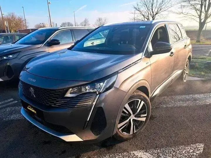 Cinzento Usado 2021 Peugeot 5008 GT-line Monovolume | € 25.790 (Bom preço) - Imagem 1/4