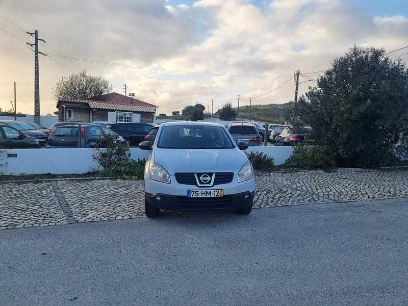 Usado Nissan Qashqai Acenta 106 HP (77 kW) 2009 Cinzento SUV