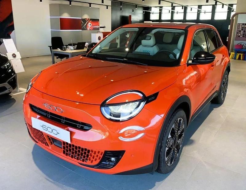 Laranja Usado 2023 Fiat 600 Red SUV | € 23.500 (Preço justo) - Imagem 1/4