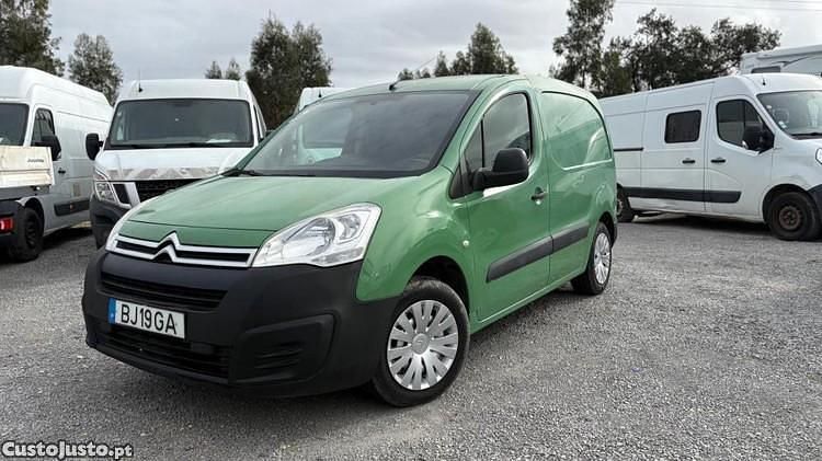 Verde Usado 2016 Citroën Berlingo Monovolume | € 8.900 (Bom preço) - Imagem 1/1