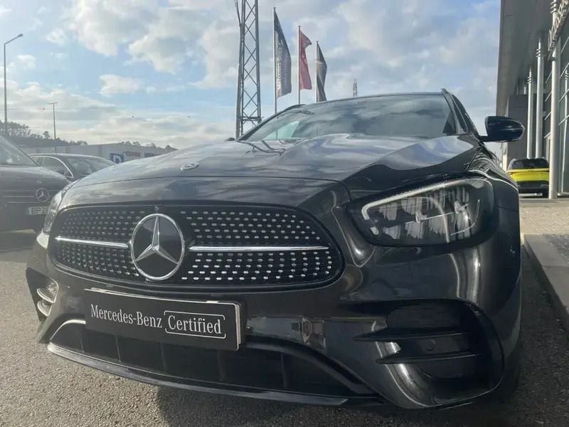 Cinza graphite Usado 2023 Mercedes E300 Premium Carrinha | € 59.900 (Preço justo) - Imagem 1/4