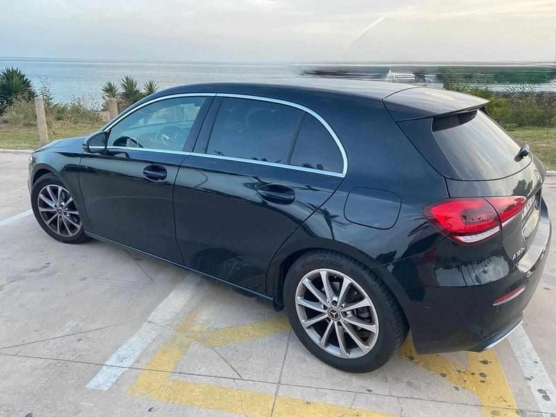 Usado Mercedes A180 116 HP (85 kW) 2018 Preto Citadino