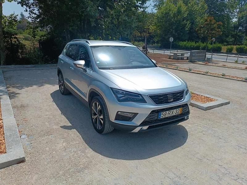 Cinzento Usado 2016 Seat Ateca Ecomotive SUV | € 14.900 (Super Preço) - Imagem 1/4