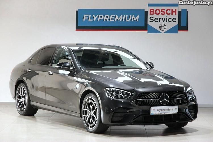 Cinza Usado 2021 Mercedes E300 AMG line Sedan | € 42.990 (Preço elevado) - Imagem 1/1