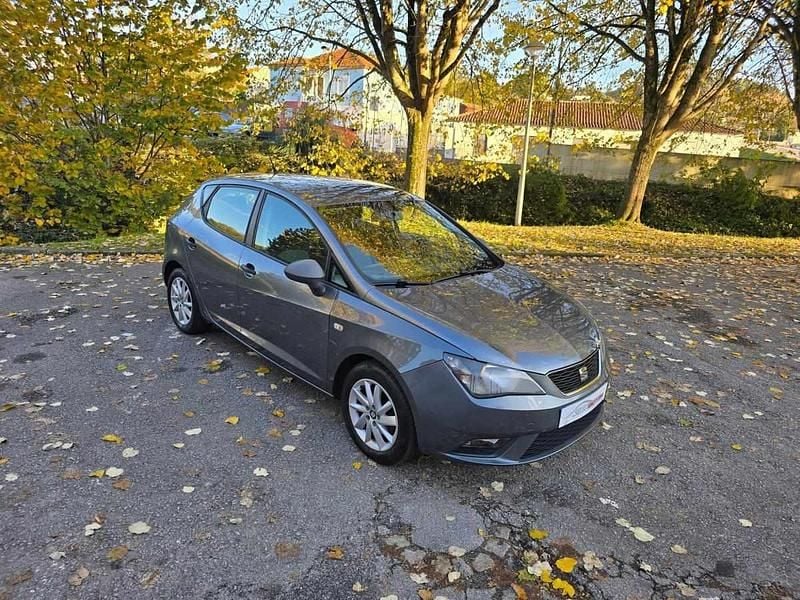 Cinzento Usado 2017 Seat Ibiza | € 10.900 (Preço justo) - Imagem 1/4