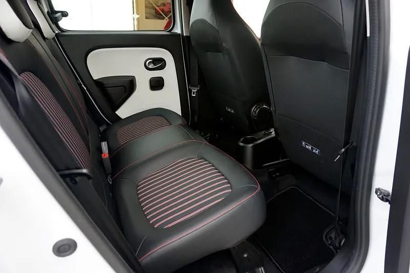 Usado Renault Twingo Zen 60 kW (82 HP) 2022 Branco Citadino