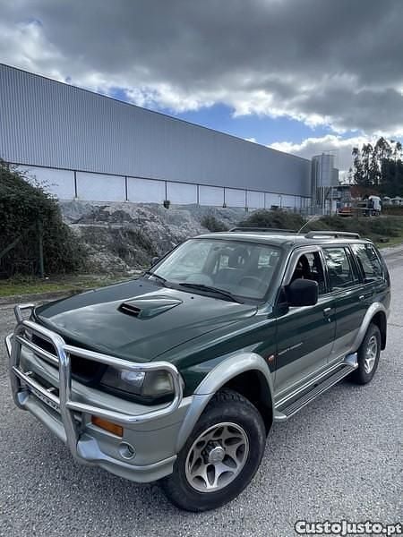 Usado Mitsubishi Pajero Sport 115 HP (84 kW) 1999 Verde SUV