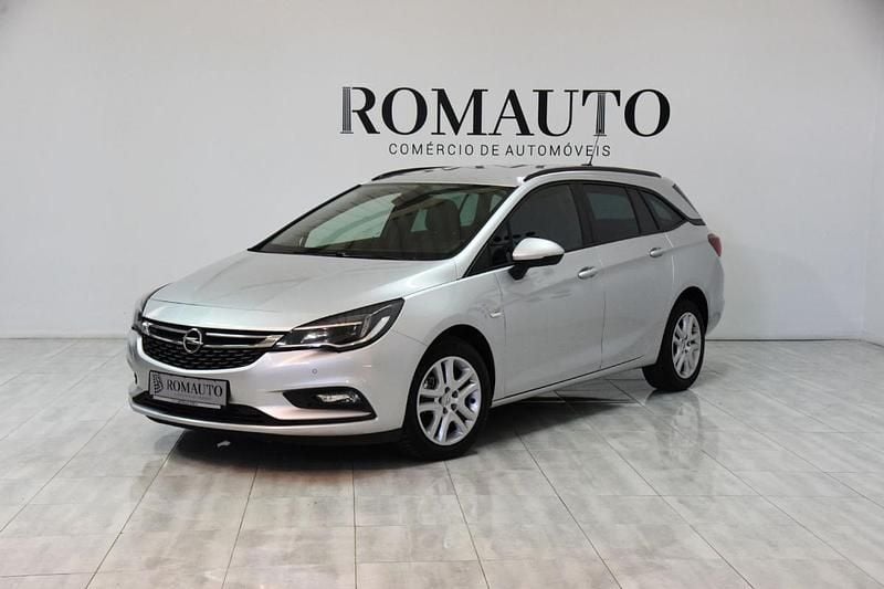 Usado Opel Astra Business Edition 136 HP (100 kW) 2019 Cinzento Carrinha