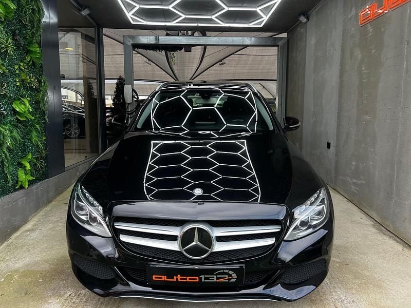 Usado Mercedes C220 Avantgarde 170 HP (125 kW) 2015 Preto Carrinha