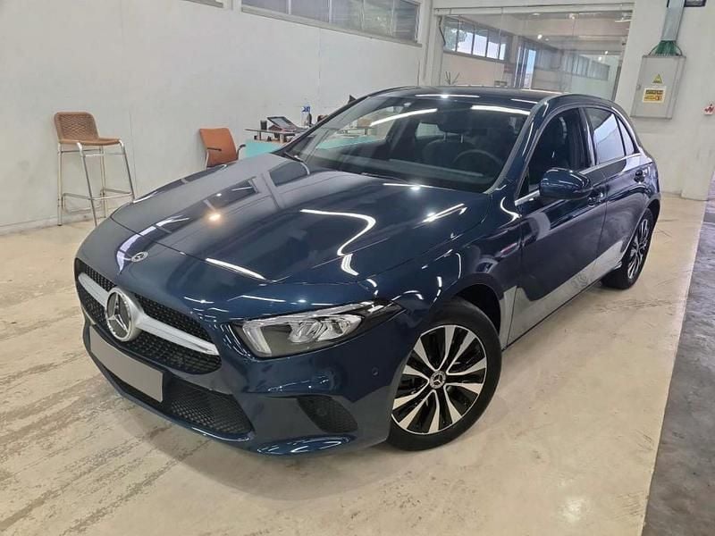 Azul Usado 2022 Mercedes A250 Style | € 26.900 (Bom preço) - Imagem 1/4