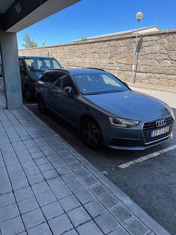 Usado Audi A4 150 HP (110 kW) 2017 Cinzento Carrinha