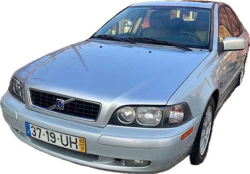 Usado 2002 Volvo S40 Sedan | € 1.850 - Imagem 1/4