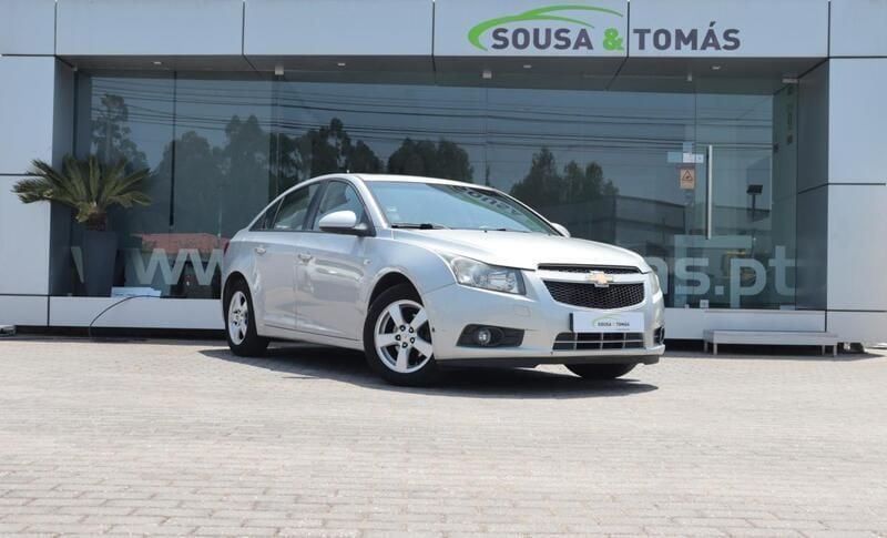 Cinzento Usado 2009 Chevrolet Cruze | € 6.900 (Preço justo) - Imagem 1/4