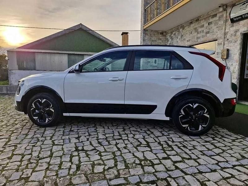 Usado Kia e-Niro 150 kW (204 HP) 2024 Branco SUV