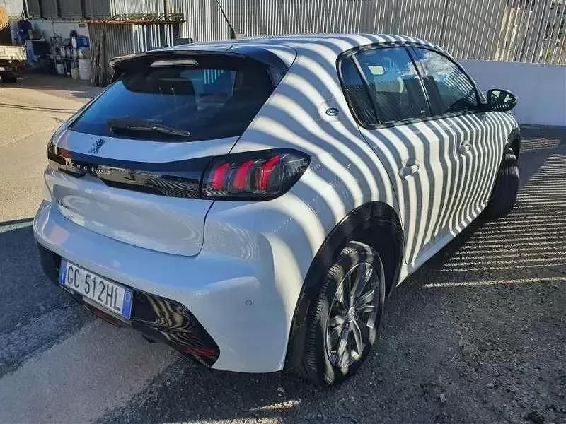 Usado Peugeot e-208 Allure 100 kW (136 HP) 2020 Branco Citadino