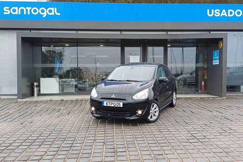 Preto Usado 2015 Mitsubishi Space Star Intense Citadino | € 10.990 - Imagem 1/4
