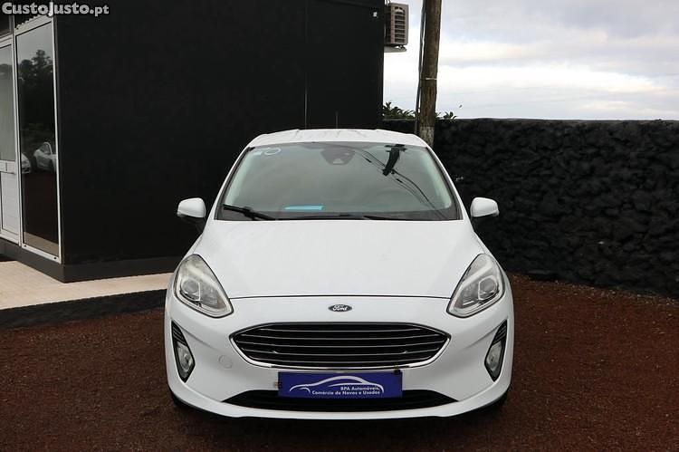 Branco Usado 2018 Ford Fiesta Titanium | € 12.990 (Preço justo) - Imagem 1/1
