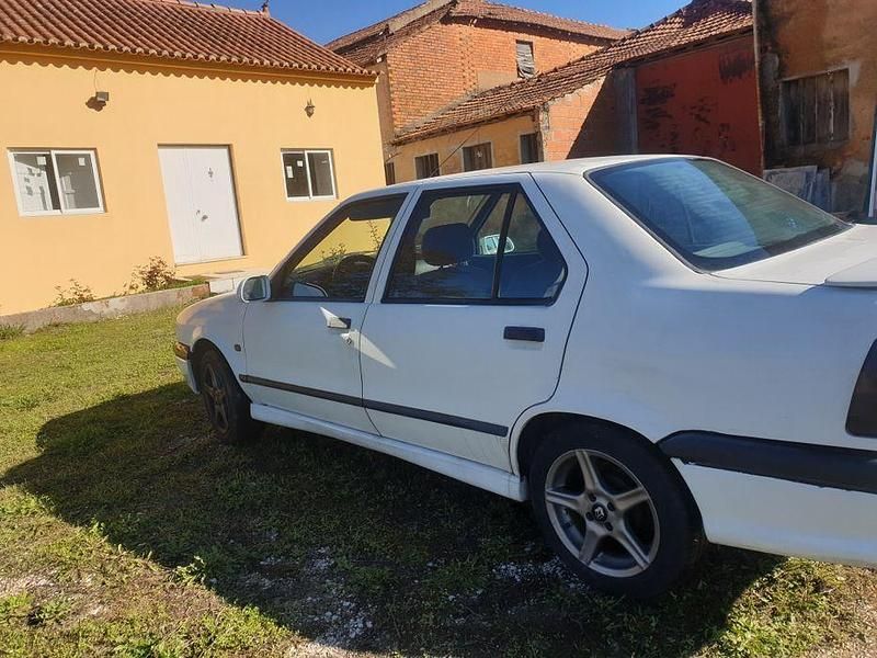 Usado 1994 Renault 19 Sedan | € 1.200 - Imagem 1/4