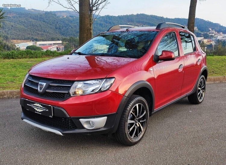 Vermelho Usado 2014 Dacia Sandero Stepway Citadino | € 9.950 (Caro) - Imagem 1/1