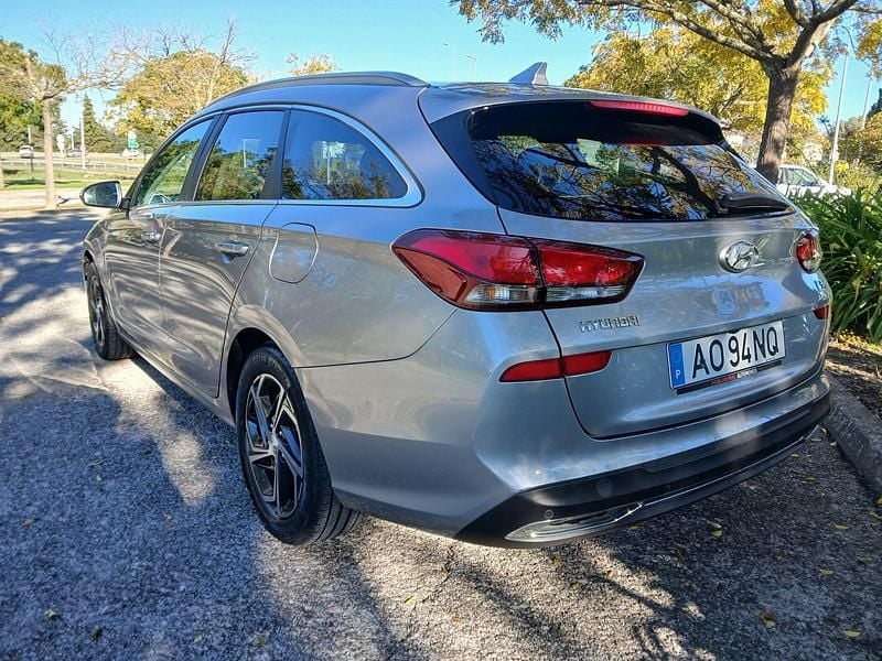 Usado Hyundai i30 Style 120 HP (88 kW) 2022 Cinza Carrinha