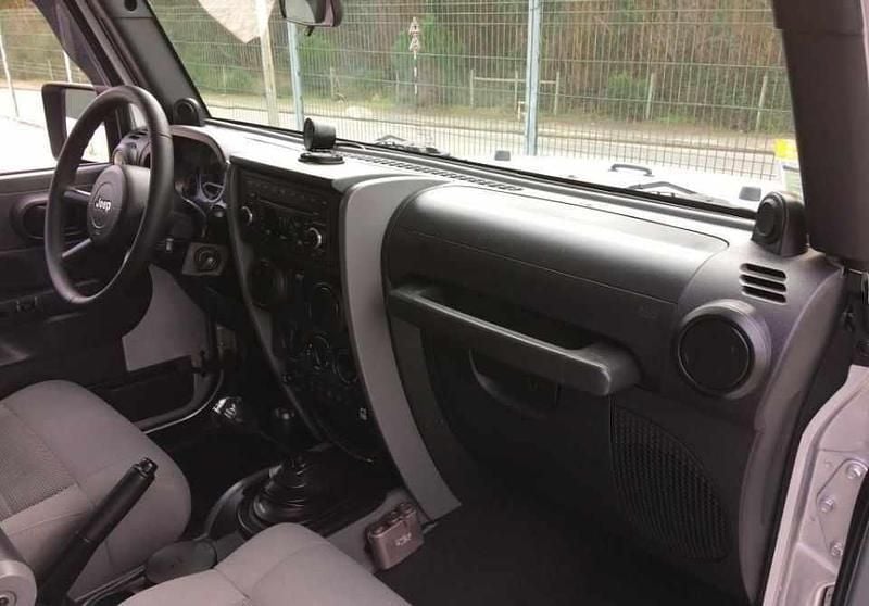 Cinzento Usado 2009 Jeep Wrangler SUV | € 7.800 - Imagem 1/4