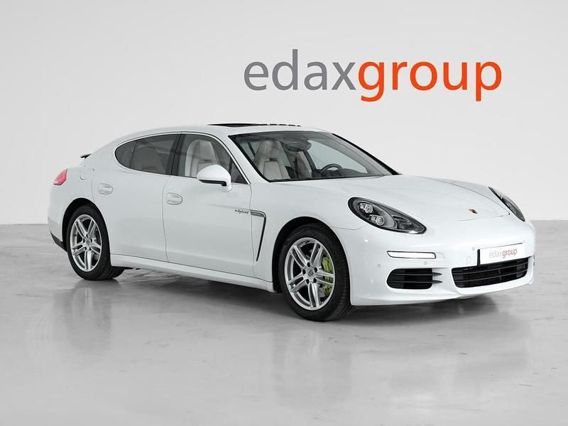 Branco Usado 2014 Porsche Panamera S Sedan | € 45.990 - Imagem 1/4