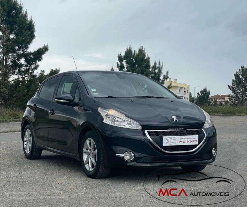 Preto Usado 2012 Peugeot 208 Active Citadino | € 7.990 (Preço justo) - Imagem 1/4