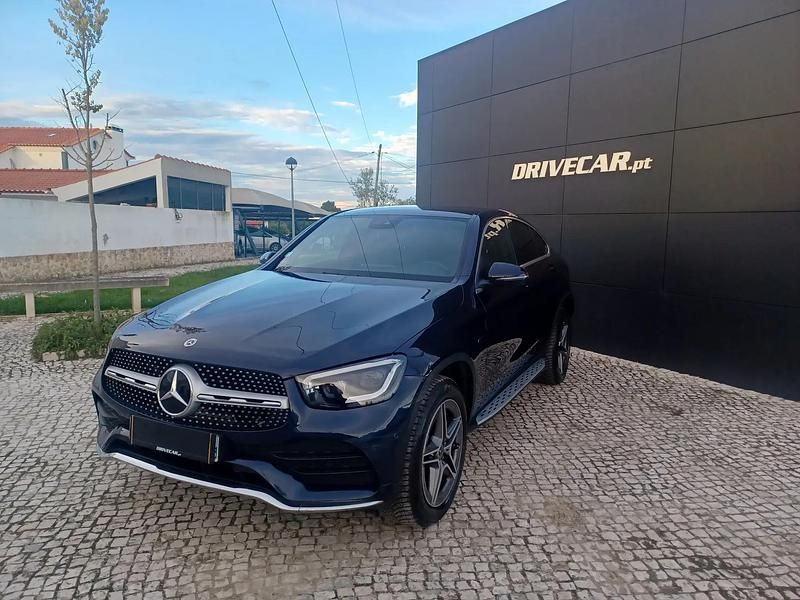 Azul Usado 2021 Mercedes GLC300 AMG SUV | € 49.980 (Preço elevado) - Imagem 1/4