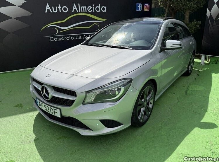 Cinza Usado 2016 Mercedes CLA180 Urban Sedan | € 17.950 (Preço justo) - Imagem 1/1