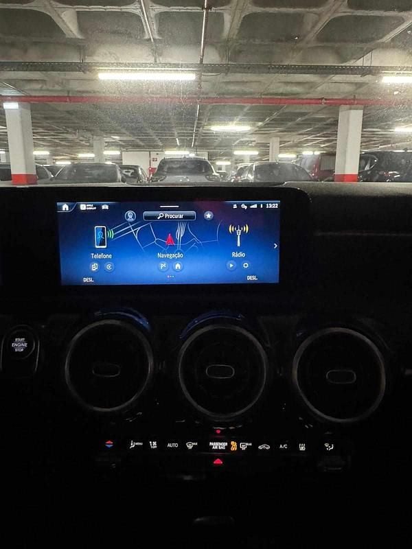 Usado Mercedes A250 218 HP (160 kW) 2024 Cinzento