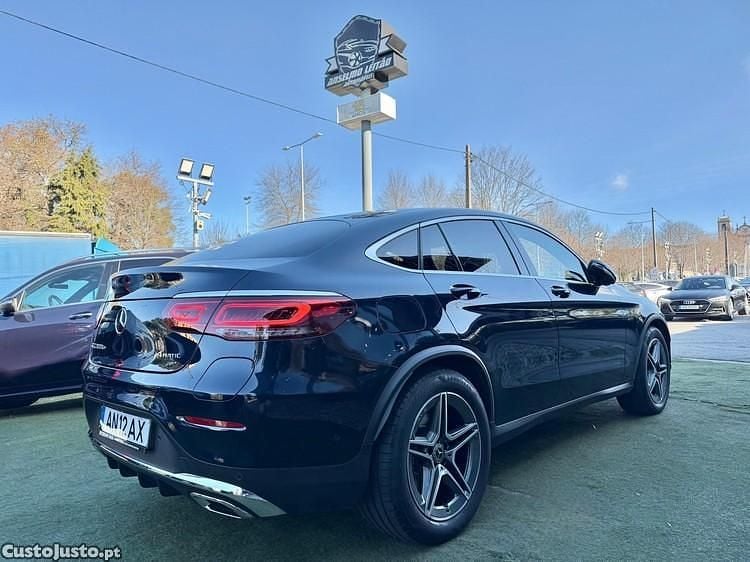 Usado Mercedes GLC300e 320 HP (235 kW) 2021 Azul Coupé