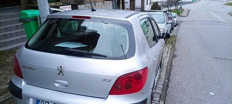 Usado 2001 Peugeot 307 Sedan | € 3.000 (Caro) - Imagem 1/4