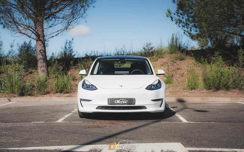 Branco Usado 2021 Tesla Model 3 Long Range AWD Sedan | € 29.900 (Bom preço) - Imagem 1/4