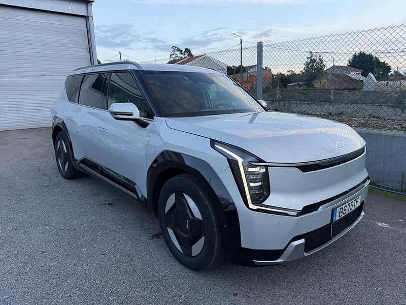 Usado 2025 Kia EV9 First Edition SUV | € 68.900 - Imagem 1/4