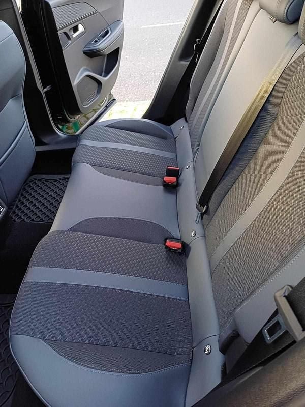 Usado Peugeot 2008 131 HP (96 kW) 2020 Preto SUV