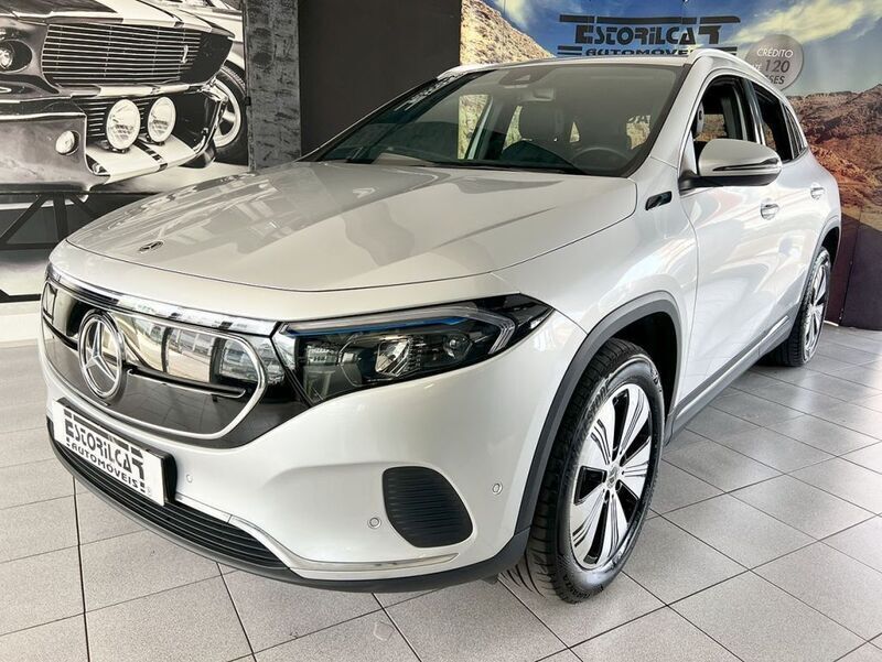 Cinzento Usado 2021 Mercedes EQA250 Progressive SUV | € 33.800 (Preço justo) - Imagem 1/4