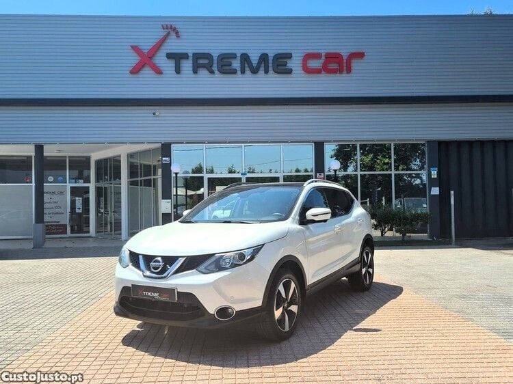 Branco Usado 2015 Nissan Qashqai Tekna SUV | € 14.900 (Preço justo) - Imagem 1/1