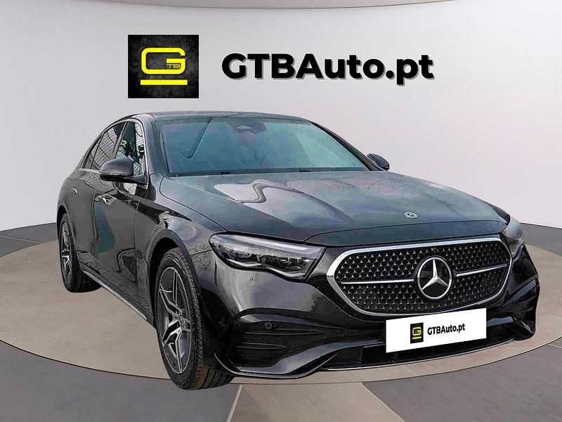Preto Usado 2024 Mercedes E300 AMG Sedan | € 61.900 - Imagem 1/4