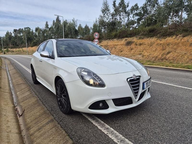 Usado 2010 Alfa Romeo Giulietta Sedan | € 5.600 (Bom preço) - Imagem 1/4