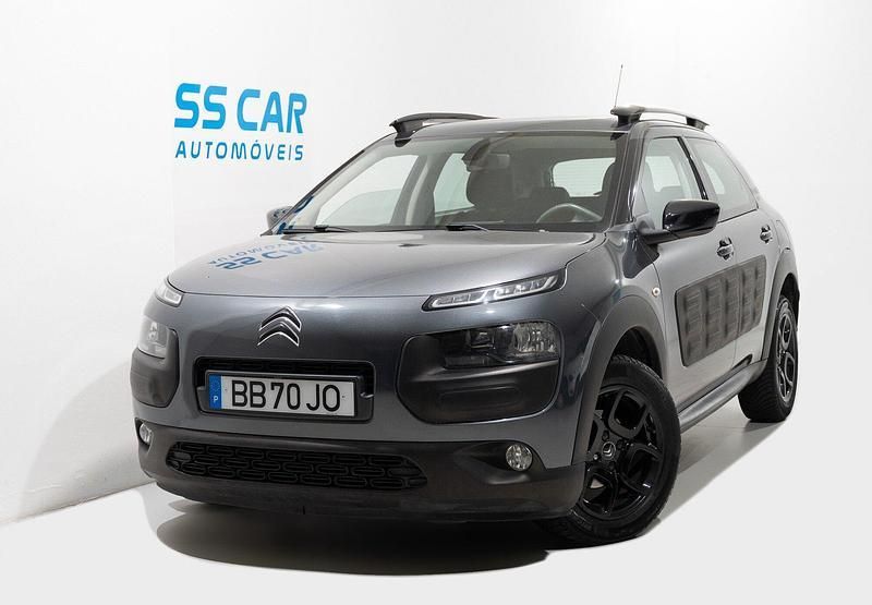 Cinza Usado 2017 Citroën C4 PureTech SUV | € 9.990 (Bom preço) - Imagem 1/4