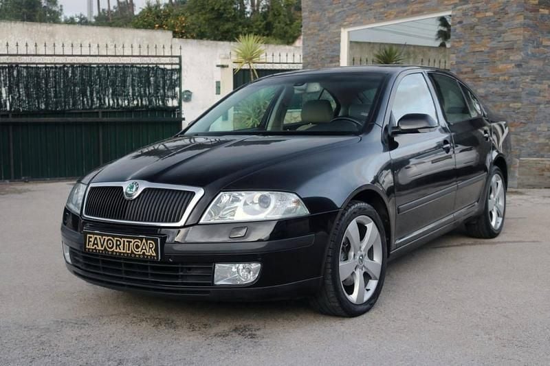 Preto Usado 2004 Skoda Octavia | € 7.900 - Imagem 1/4