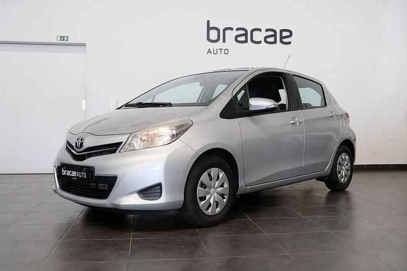 Cinzento Usado 2013 Toyota Yaris Active | € 10.900 (Preço elevado) - Imagem 1/4