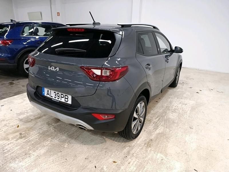 Usado Kia Stonic 100 HP (73 kW) 2021 Laranja SUV