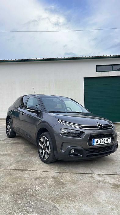 Usado Citroën C4 Cactus Feel 102 HP (75 kW) 2020 Citadino