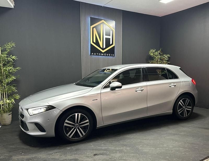 Usado Mercedes A250 Style 218 HP (160 kW) 2021 Cinza
