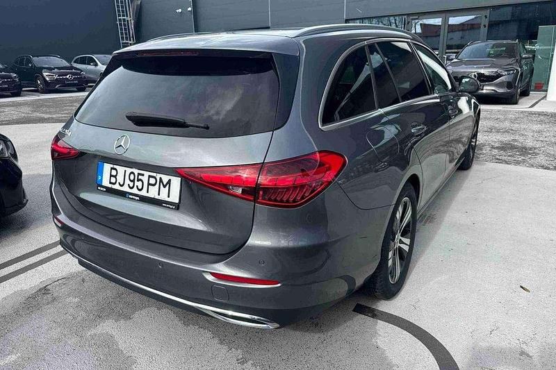 Usado Mercedes 220 200 HP (147 kW) 2024 Cinzento