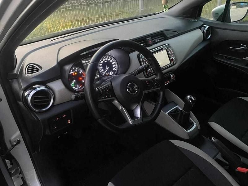 Usado Nissan Micra 90 HP (66 kW) 2018 Cinzento Citadino