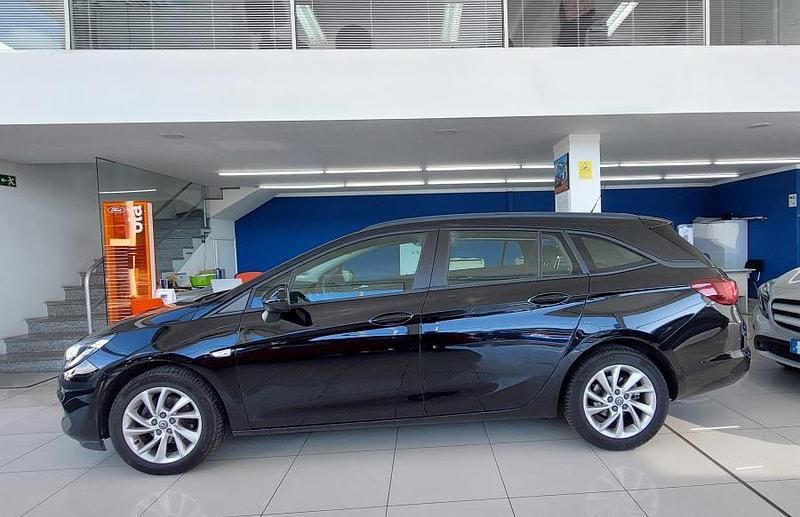 Usado Opel Astra Sport 122 HP (89 kW) 2020 Preto Carrinha
